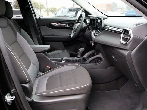 Used 2025 Chevrolet TrailBlazer LT image 19