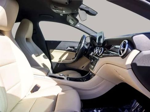 Used 2019 Mercedes-Benz CLA 250 image 34