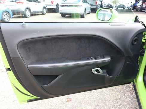 Used 2015 Dodge Challenger SRT w/ Technology Group image 11