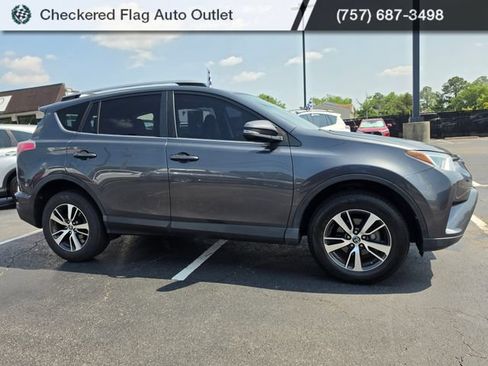 Used 2018 Toyota RAV4 XLE FWD image 10