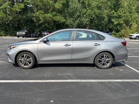 Used 2023 Kia Forte LXS FWD image 2