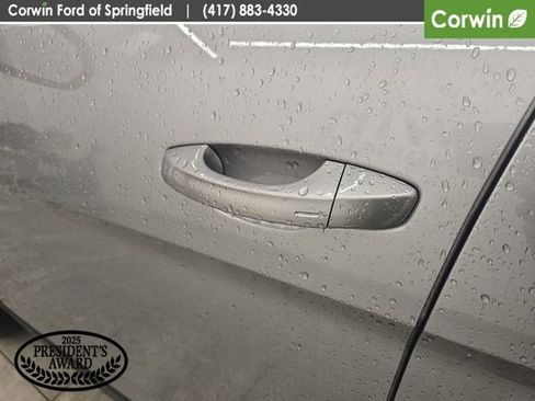 Used 2024 Volkswagen Atlas Cross Sport SE image 19