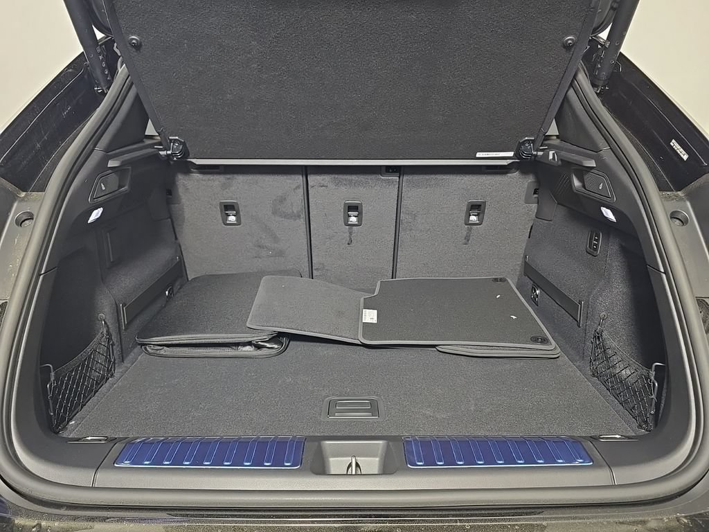 Certified 2026 Porsche Macan 4 Electric AWD/4WD image 14