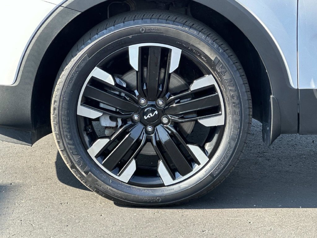 Used 2024 Kia Telluride SX Prestige w/ Towing Package AWD/4WD image 9
