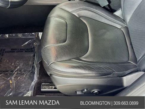 Used 2019 Jeep Cherokee Limited image 18