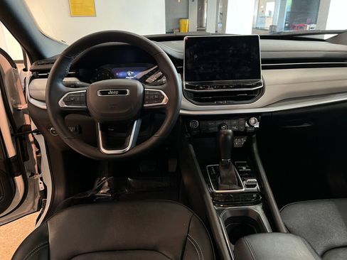 Used 2025 Jeep Compass Limited AWD/4WD image 34