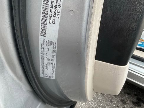 Used 2021 Chrysler Voyager Lxi image 14