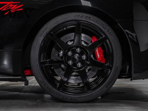 Used 2018 Ford Mustang Shelby GT350R w/ GT350R Equipment Group 920A RWD image 18