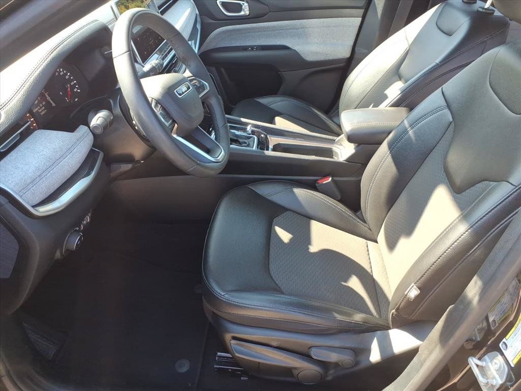 Used 2024 Jeep Compass Latitude AWD/4WD image 12