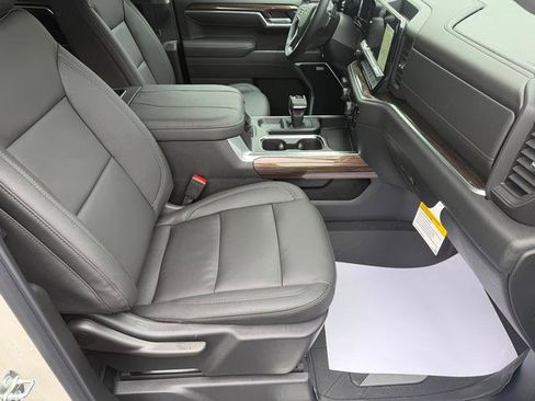New 2026 Chevrolet Silverado 1500 RST w/ Dark Appearance Package AWD/4WD image 18