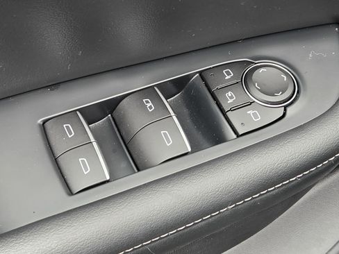 Certified 2025 Buick Enclave Sport Touring image 17