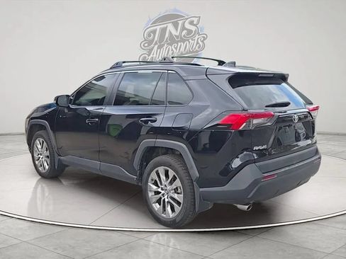 Used 2020 Toyota RAV4 XLE Premium FWD image 3