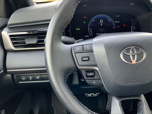 Used 2025 Toyota Camry SE image 23