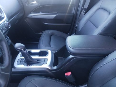 Used 2022 Chevrolet Colorado LT w/ Luxury Package image 11