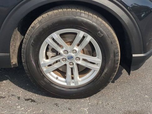 Used 2021 Ford Explorer XLT image 11