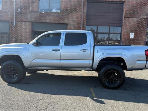 Used 2020 Toyota Tacoma SR5 image 20