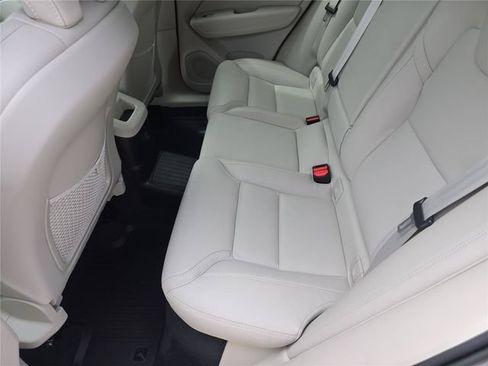 Used 2023 Volvo XC60 T8 Ultimate AWD/4WD image 16