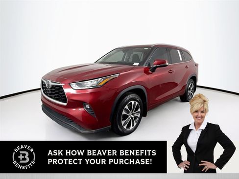 Used 2020 Toyota Highlander XLE image 1