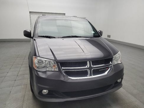 Used 2019 Dodge Grand Caravan SXT FWD image 14