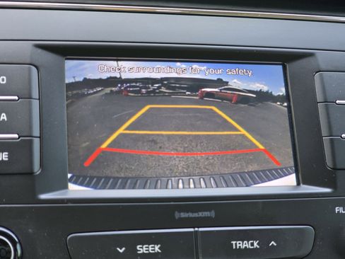 Used 2018 Kia Sedona L FWD image 20