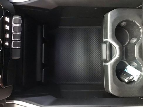 Used 2022 RAM 1500 Big Horn AWD/4WD image 39