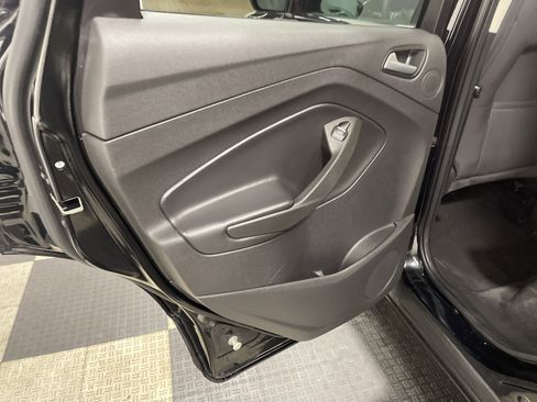 Used 2017 Ford Escape SE w/ Equipment Group 201A AWD/4WD image 15