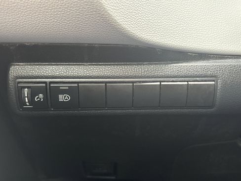 Used 2023 Toyota Corolla SE image 29