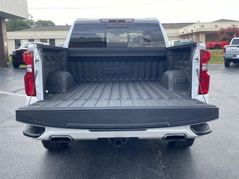 Used 2019 Chevrolet Silverado 1500 High Country w/ Technology Package AWD/4WD image 7
