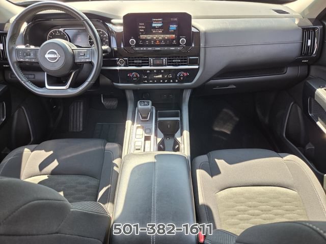 Used 2024 Nissan Pathfinder SV FWD image 14