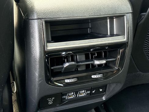 Used 2024 Jeep Grand Cherokee Limited 4xe AWD/4WD image 12