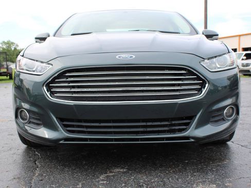 Used 2015 Ford Fusion SE w/ Equipment Group 202A FWD image 2