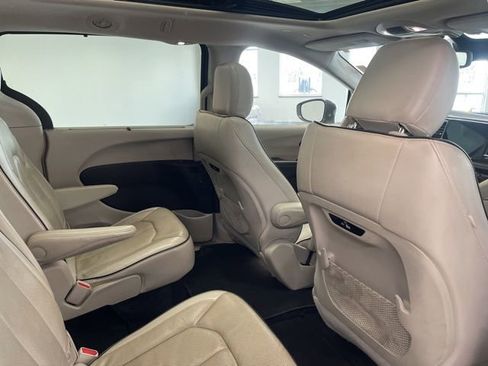 Used 2021 Chrysler Pacifica Limited w/ Premium & Safety Sphere Group AWD/4WD image 30