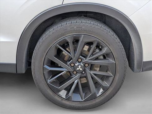 Used 2022 Mitsubishi Outlander SEL Black Edition image 7