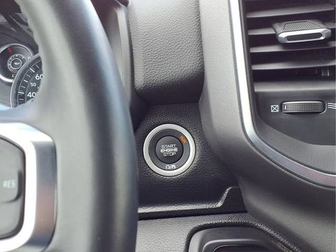 Used 2024 RAM 1500 Big Horn AWD/4WD image 9