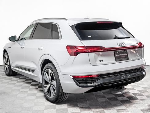 Used 2024 Audi Q8 e-tron Premium Plus AWD/4WD image 2