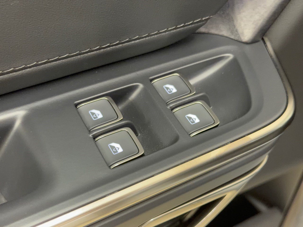 Used 2022 Rivian R1S Launch Edition Quad AWD/4WD image 15