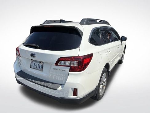 Used 2016 Subaru Outback 2.5i Premium AWD/4WD image 4