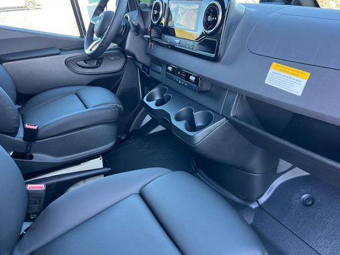 New 2026 Mercedes-Benz Sprinter 2500 image 17