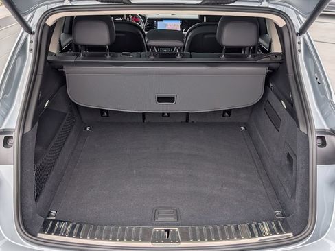 Certified 2025 Porsche Cayenne AWD/4WD image 12