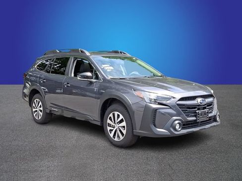 Certified 2025 Subaru Outback Premium AWD/4WD image 3