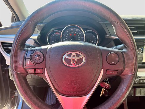 Used 2016 Toyota Corolla LE image 11