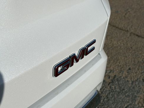 New 2026 GMC Terrain Denali w/ LPO, Floor Liner Package image 12