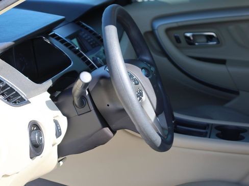 Used 2019 Ford Taurus SE image 28