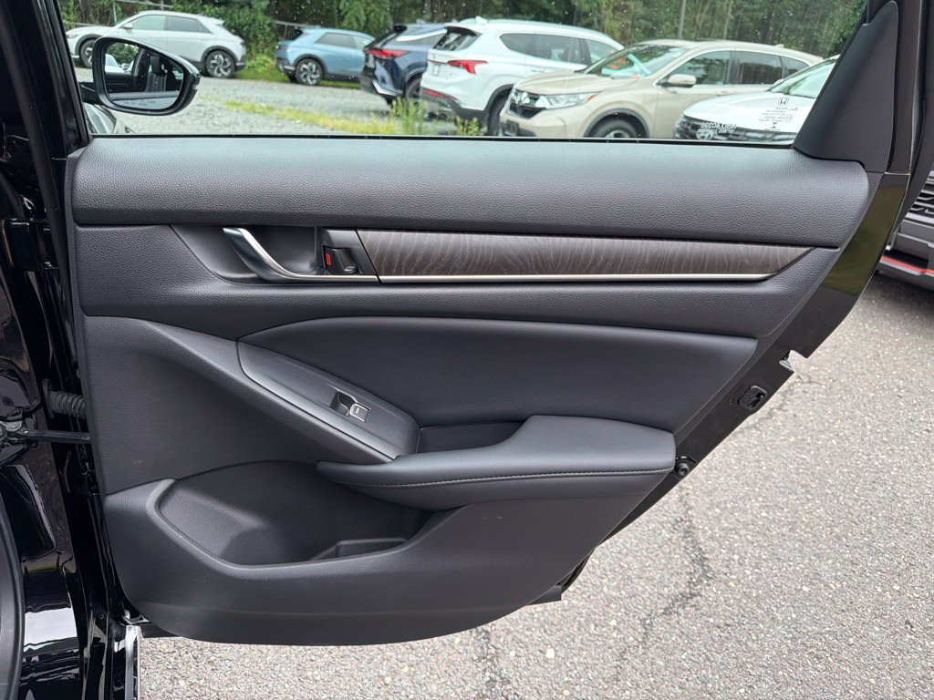 Used 2022 Honda Accord EX-L image 11