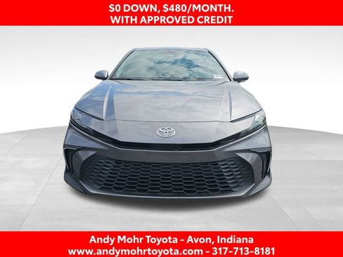 Used 2025 Toyota Camry SE w/ Convenience Package image 3