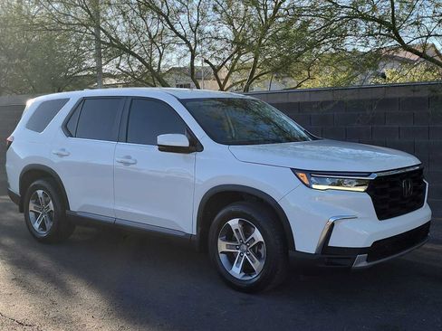 Used 2024 Honda Pilot EX-L image 2