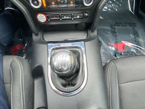 Used 2015 Ford Mustang Coupe RWD image 23