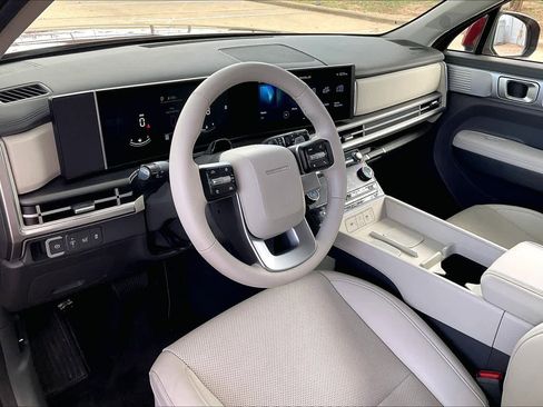 Used 2025 Hyundai Santa Fe SEL image 15