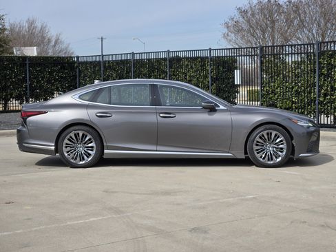 Used 2021 Lexus LS 500 w/ Accessory Package (Z2) image 2