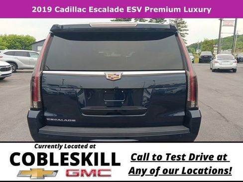 Used 2019 Cadillac Escalade ESV Premium Luxury AWD/4WD image 4